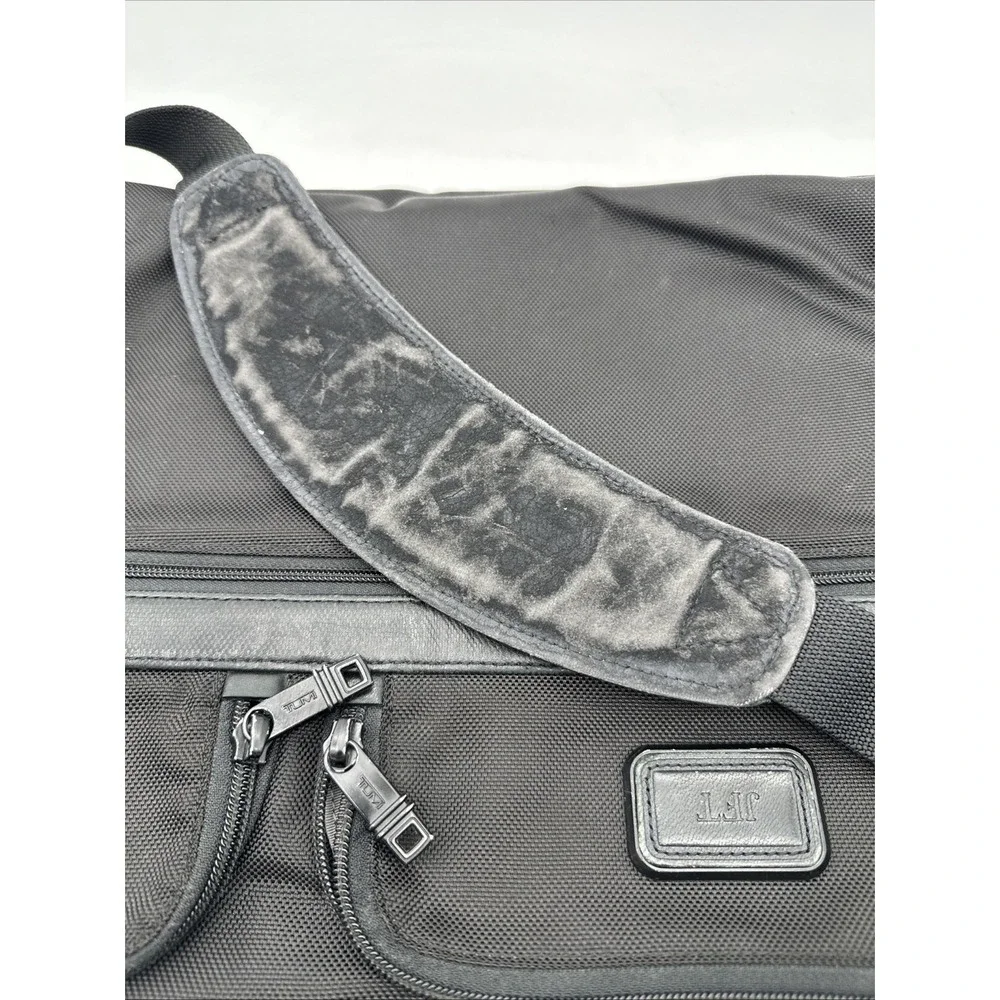 Tumi Alpha 2 Compact Large Screen Briefcase Laptop Bag Nylon Black 26114D2 Read